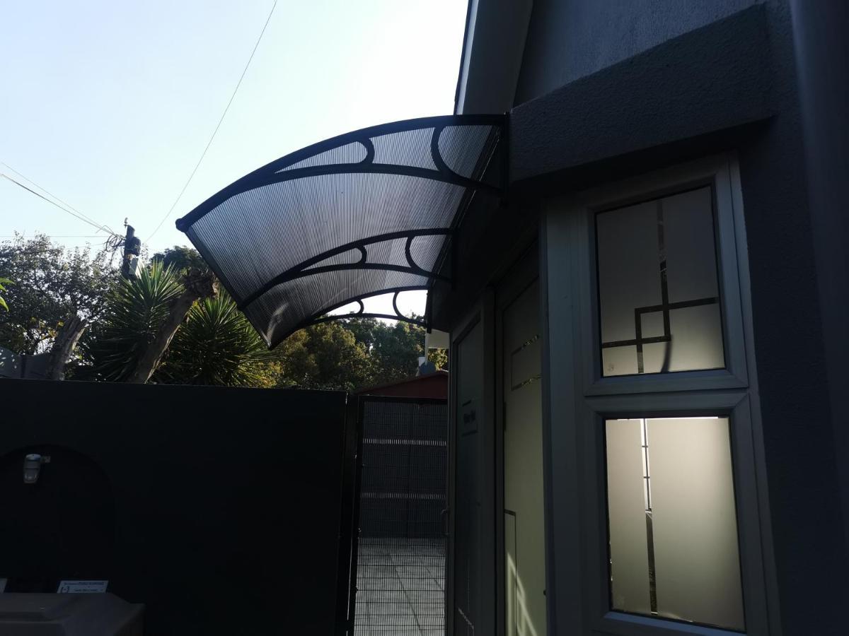 Utopia Guest House Албертън Екстериор снимка