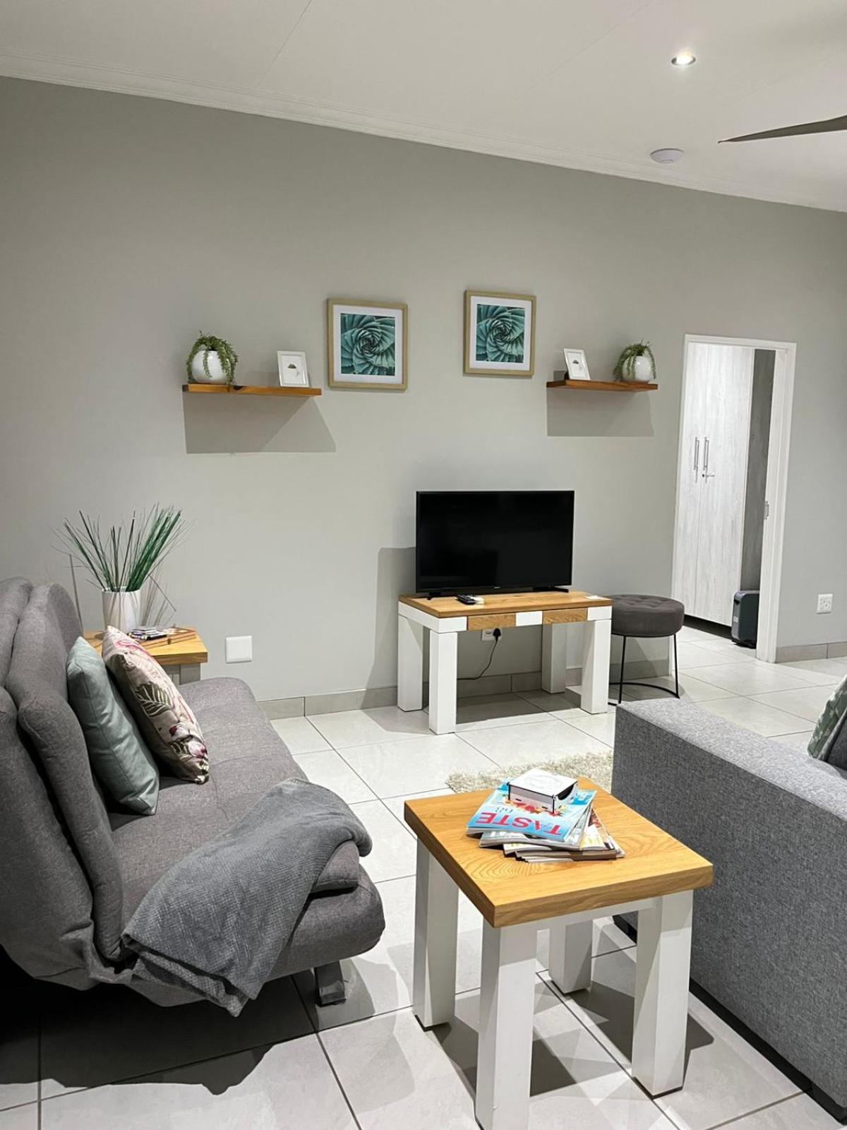 Utopia Guest House Албертън Екстериор снимка